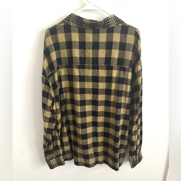 Womens Studded Plaid Flannel Shirt Sz M Black Yellow Checkered Button Up Grunge - Picture 3 of 4